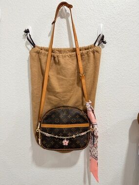 LV Senlis crossbody, (Novelty) LV Necklace, Charm Strap, Twilly & California